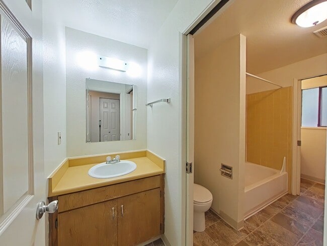 Building Photo - FALL SPECIAL ~ $965 OFF FIRST MONTH RENT