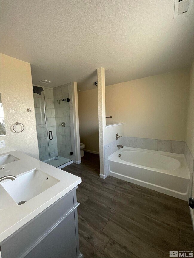 Building Photo - 17895 Timber Grove Ct