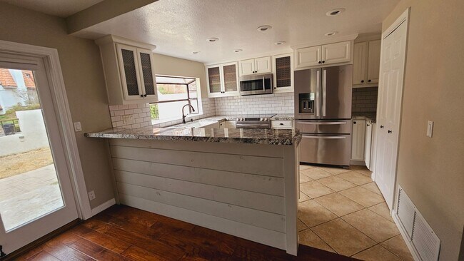 Building Photo - CESPED - AMAZING VIEWS, LUXURY UPDATED 4 BR HOME IN TIERRASANTA