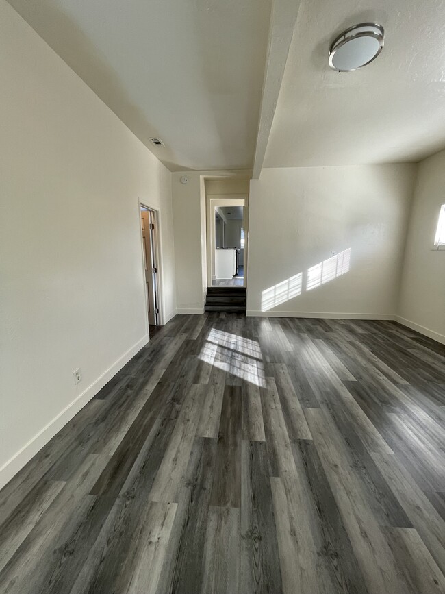 Building Photo - 1215 Whyler Rd