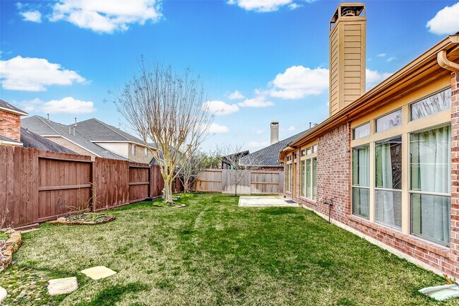 Building Photo - 27923 Silverstream Ct