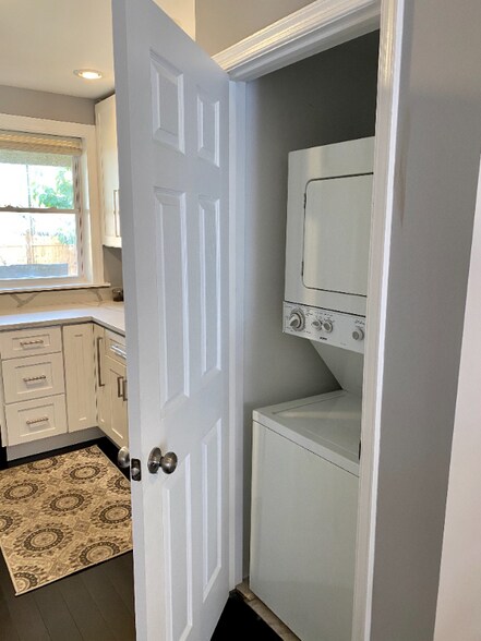 Building Photo - 1165 Cleveland St