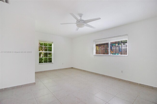 Building Photo - 119 Harbor Dr