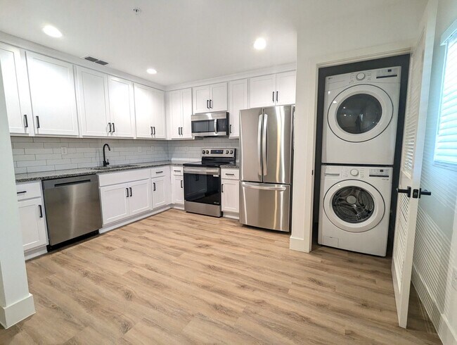 Building Photo - Welcome to San Marco Sq Apartments - CHECK OUT THIS 12mo LEASES - OFFERING our 2 bedroom apartmen...