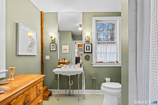 Building Photo - 21 Old Mill Rd