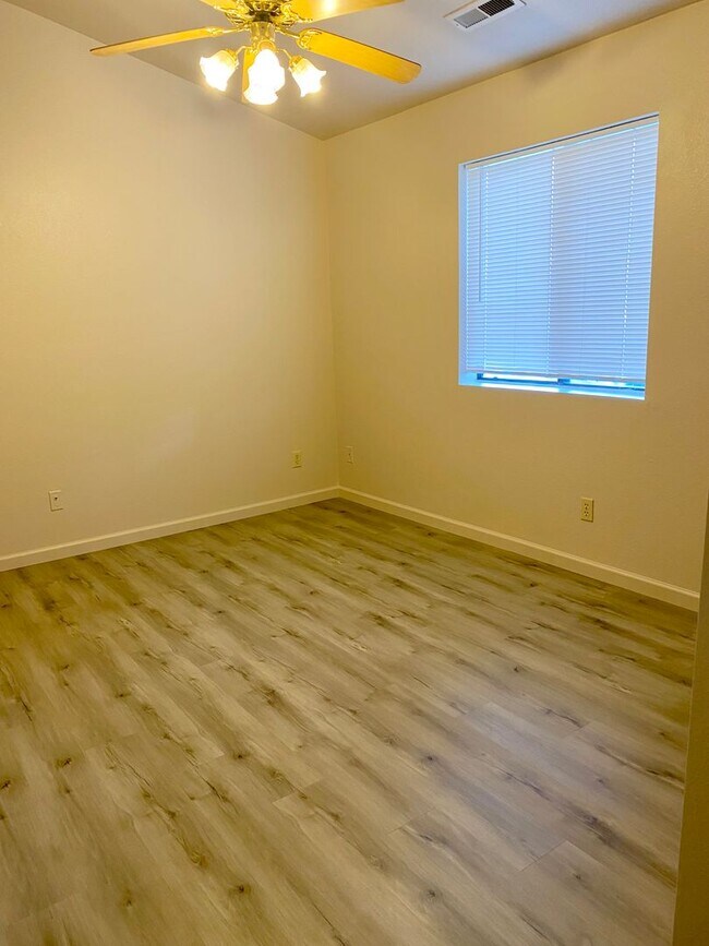 Building Photo - 3649 Canyon Loop