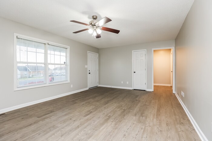 Building Photo - 1026 Mile High Dr