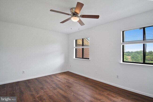Building Photo - 107 Conway Ct