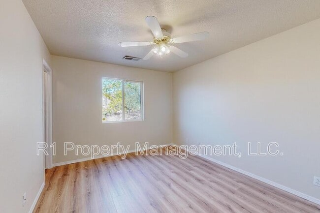 Building Photo - 3473 Martin Meadows Dr NE