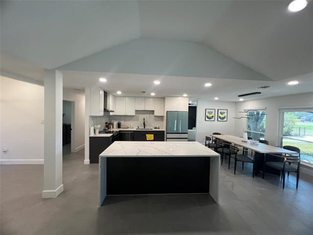 Building Photo - 1007 Kingston Dr