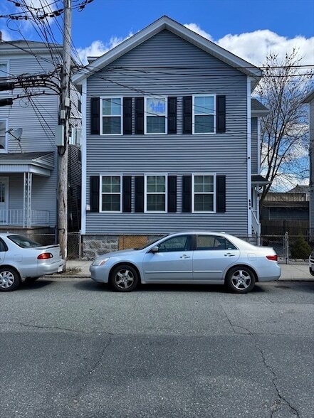 Building Photo - 694 King Philip St