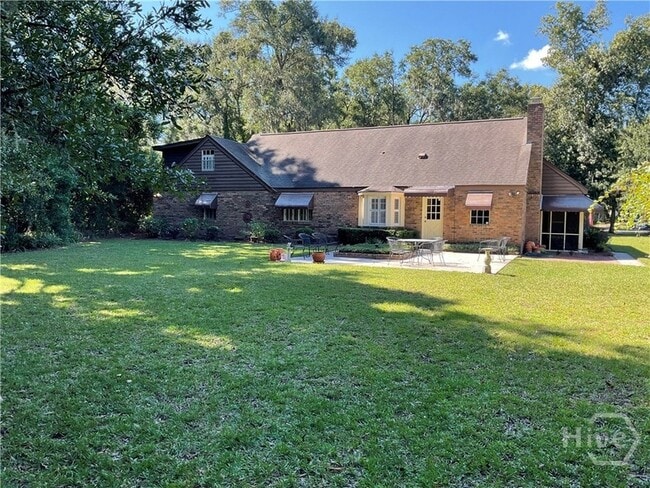 Building Photo - 902 Penn Waller Rd