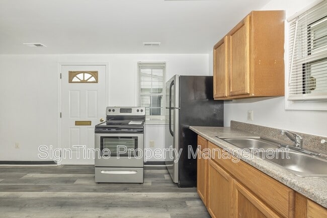 Building Photo - 796 Frederick St