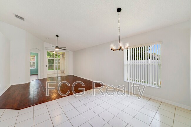 Building Photo - 491 Goldenmoss Loop