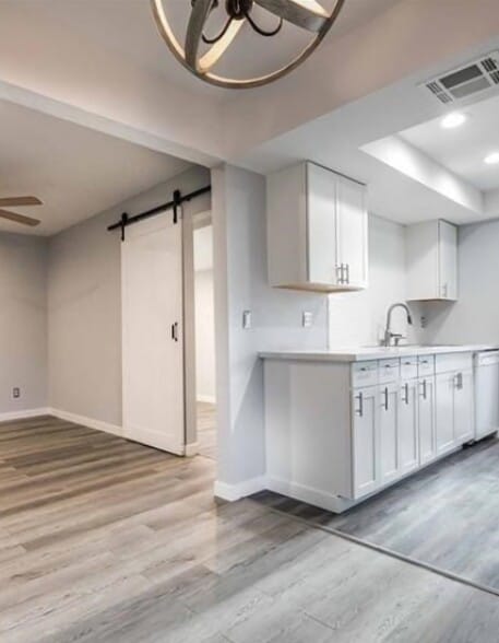 Building Photo - 3152 S Eastern Ave