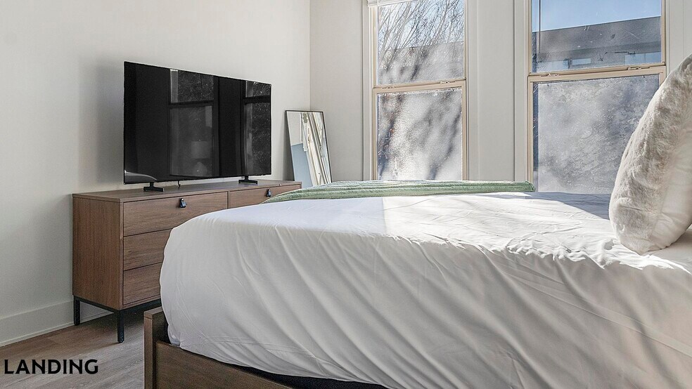 Building Photo - 49 Boulevard SE