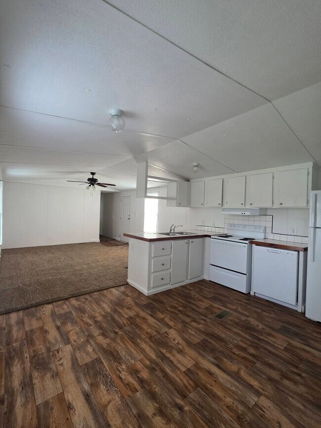Building Photo - 701 Trollingwood-Hawfields Rd. lot 3