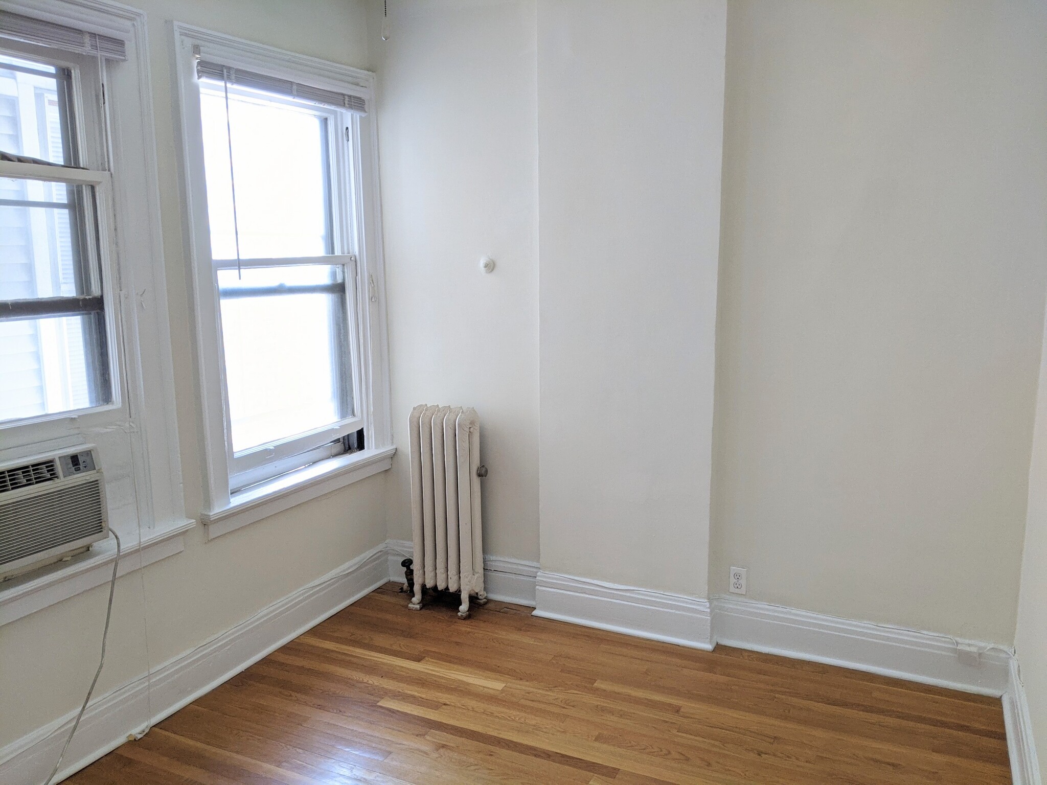 Building Photo - 1308 Sherman Ave