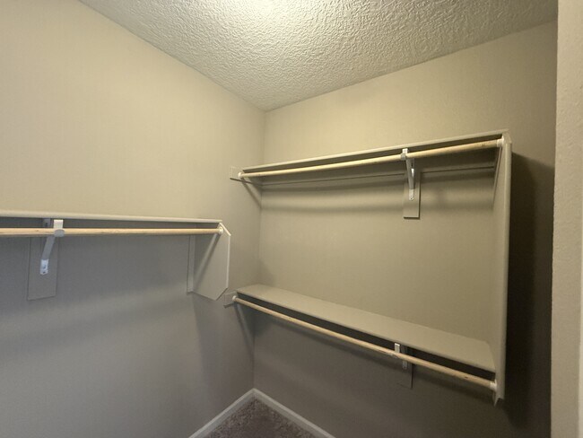 Building Photo - 6624 Yawkey Way NE