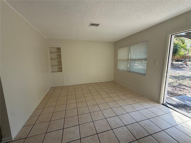 Building Photo - 817 Margo St