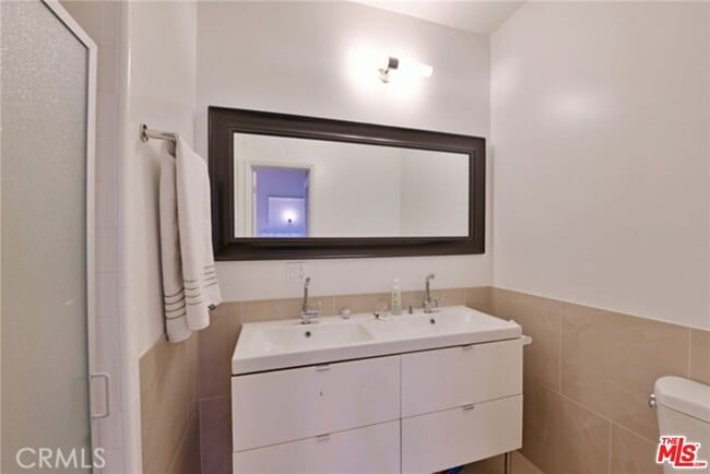 Building Photo - 9374 W Olympic Blvd