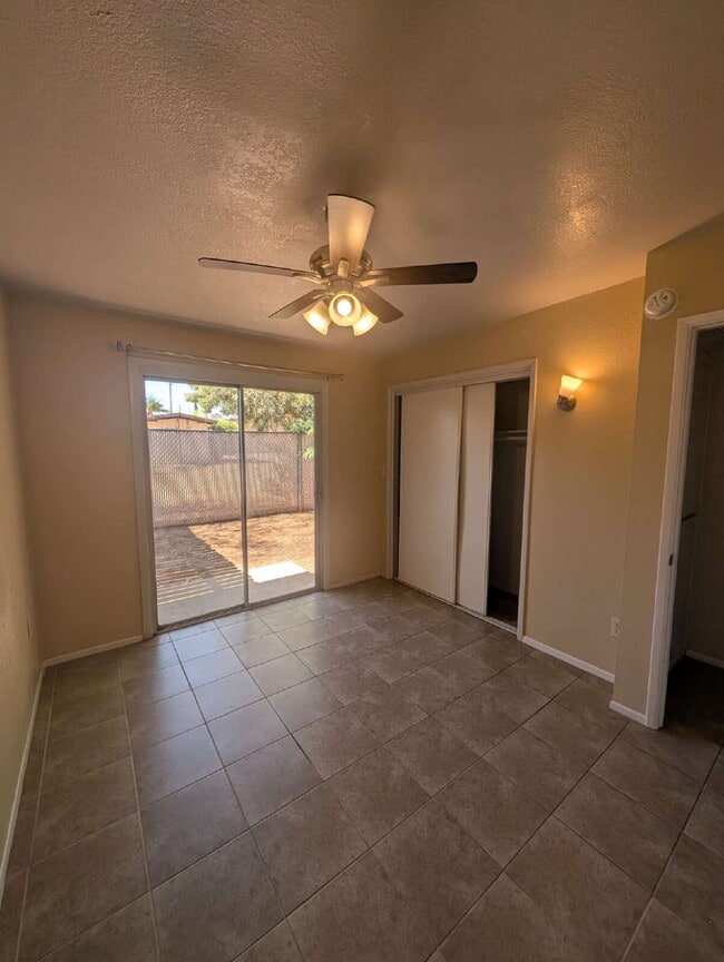 Building Photo - Move in Ready 2 bedroom