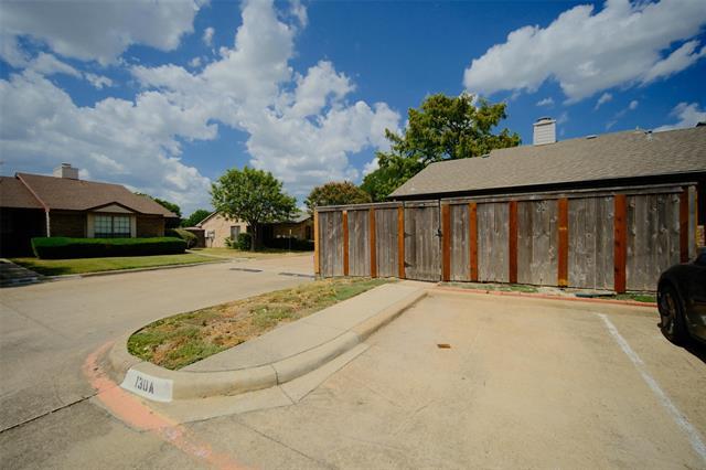 Building Photo - 2111 E Belt Line Rd