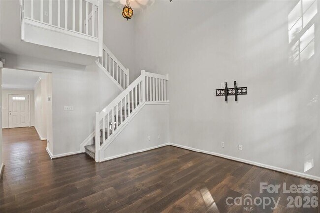 Building Photo - 9022 Roseton Ln