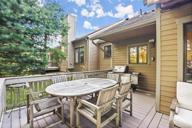 Building Photo - 912 Heritage Hills