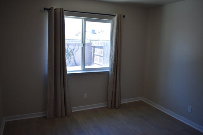 Building Photo - 524 Janell Ct