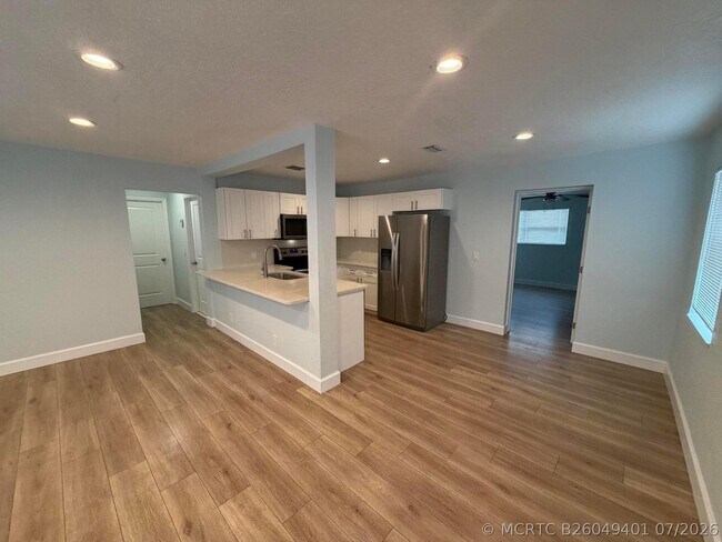 Building Photo - 442 Winters St