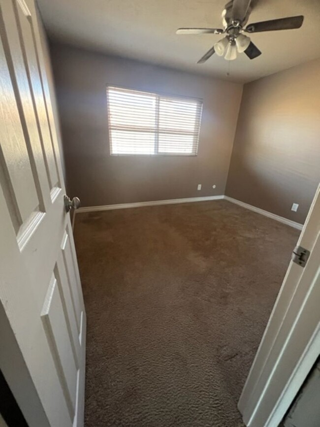 Building Photo - Two Bedroom, One Bath Condominium Home Com...