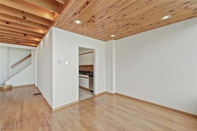 Building Photo - 12900 Lake Ave