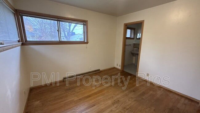 Building Photo - 8520 W Arden Pl