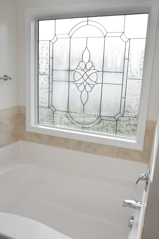 Building Photo - 658 Copper Creek Dr