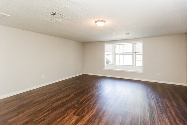 Building Photo - 3810 Greenbrook Dr