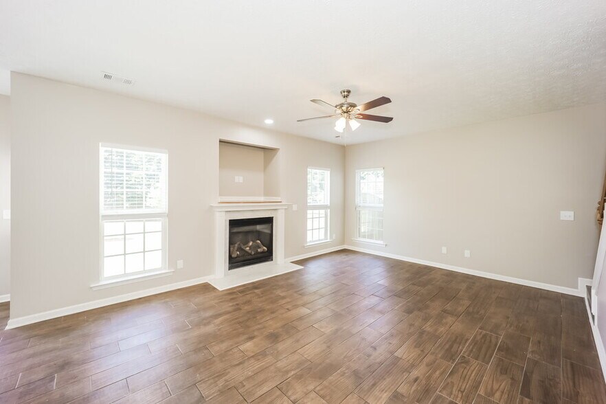 Building Photo - 44 Palladio Way