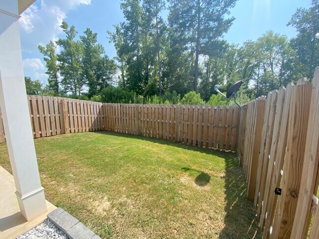 Building Photo - 5363 Nikki Way