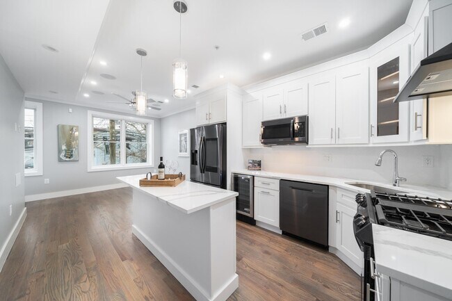 Building Photo - 195 Liberty Ave