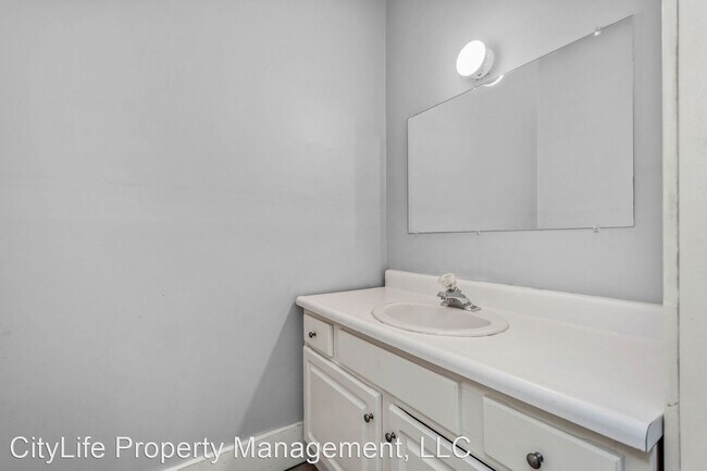 Building Photo - 3 br, 2.5 bath House - 32 Adrian Street