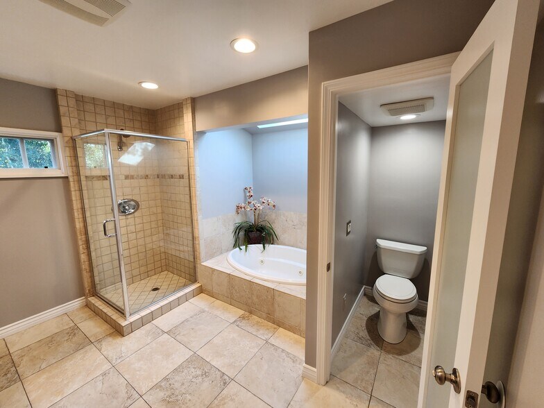 Building Photo - 22240 Burton St