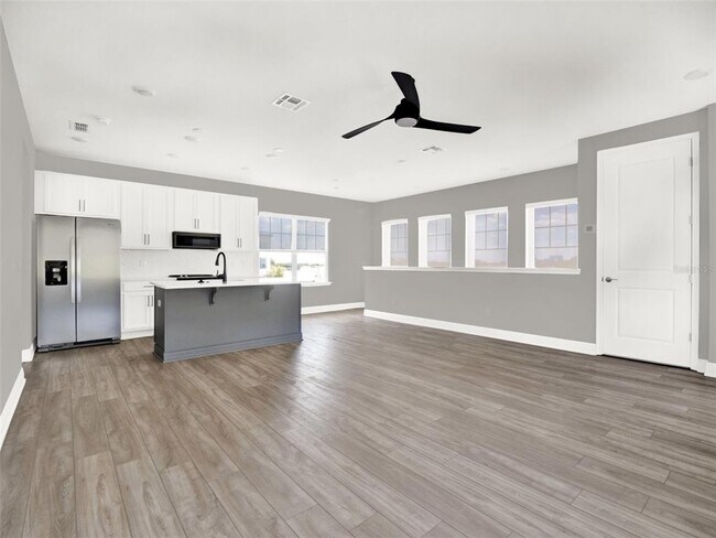 Building Photo - 13782 Grignard Aly