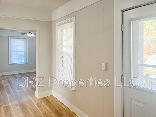 Building Photo - 1104 3rd St NW