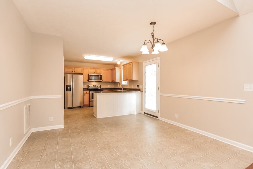 Building Photo - 852 Dover Glen Dr