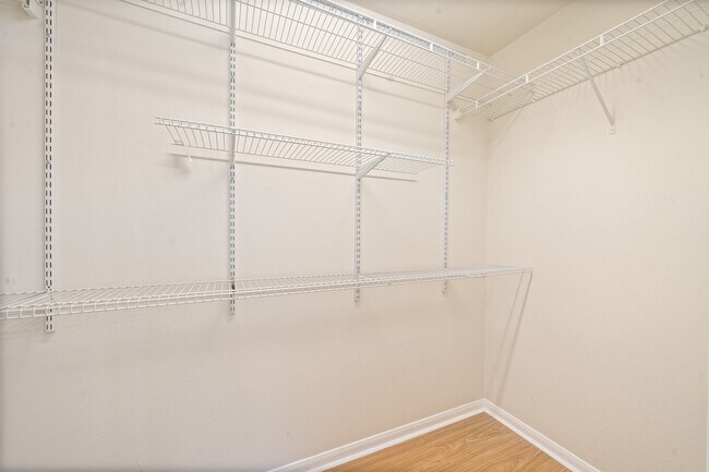 Building Photo - 10315 Kennewick Dr