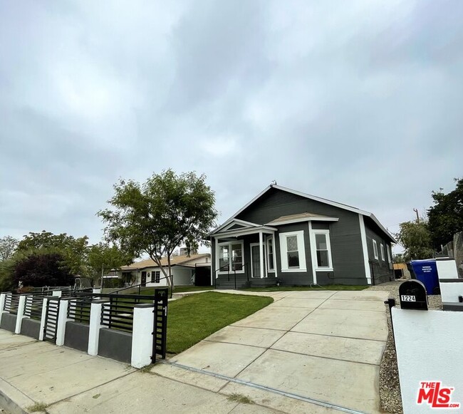 Building Photo - 1224 Lincoln St