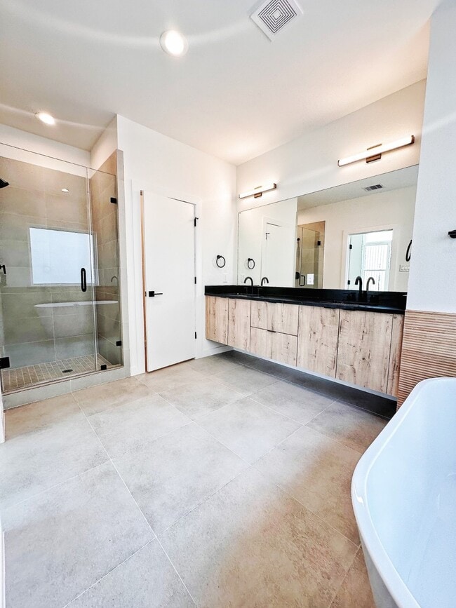 Building Photo - 1016 Patton St