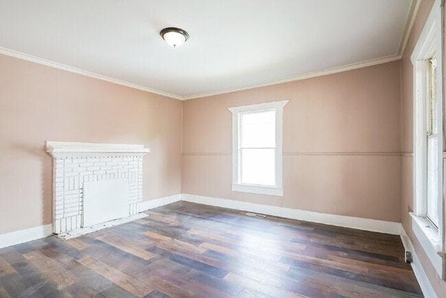 Building Photo - 1304 Avenue G
