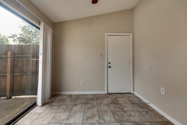 Building Photo - 1814 Sage Dr