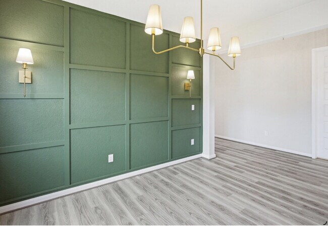 Building Photo - 10051 Mulhouse Dr